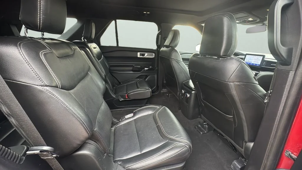 2022 Ford Explorer ST - Photo 13