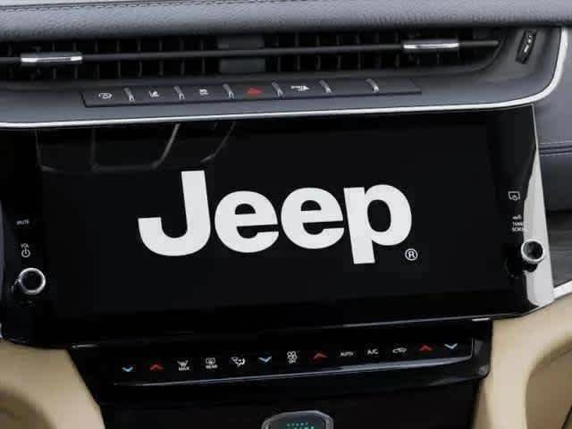 New 2026 Bright White Clear-Coat Exterior Paint Jeep Limited image 3