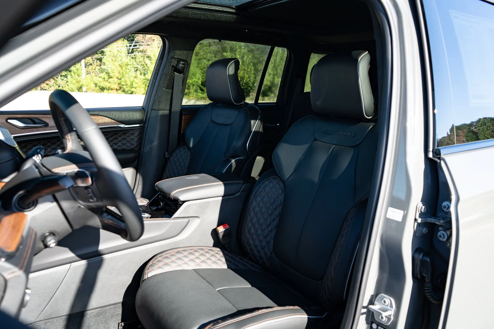New 2027 Sting-Gray Clear-Coat Paint Jeep Summit image 26