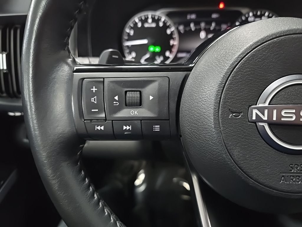 Used 2023 Red Nissan SL image 22