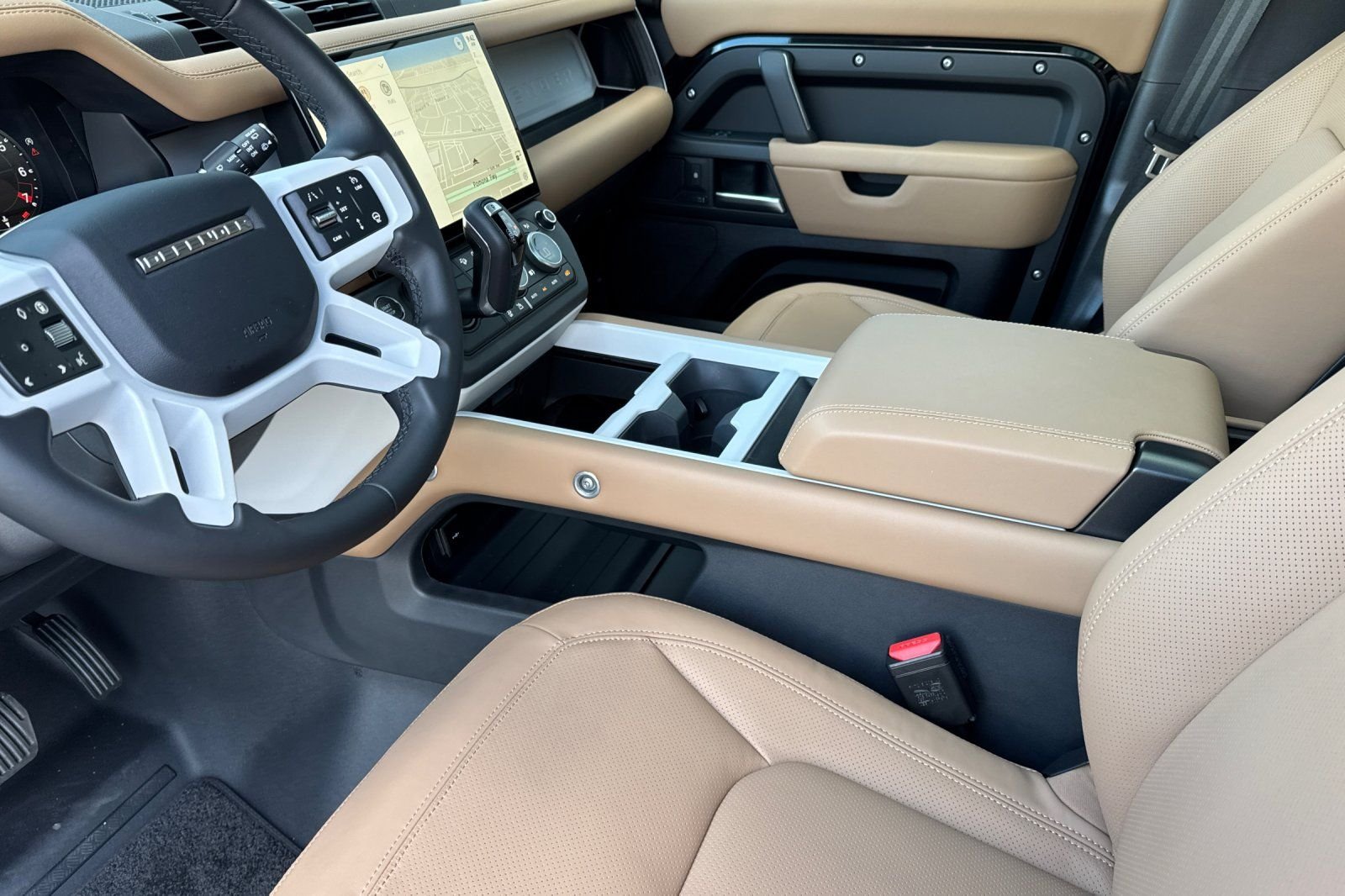 2026 Land Rover Defender X-Dynamic SE - Photo 9