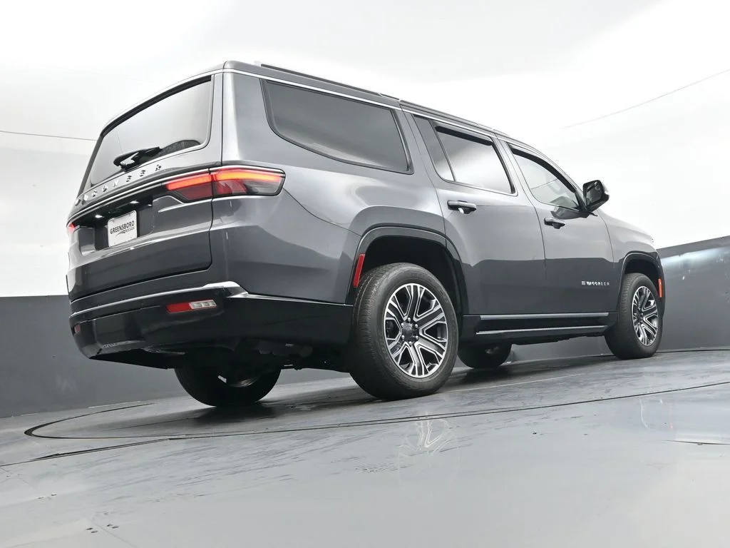 Used 2024 Gray Jeep Base image 44