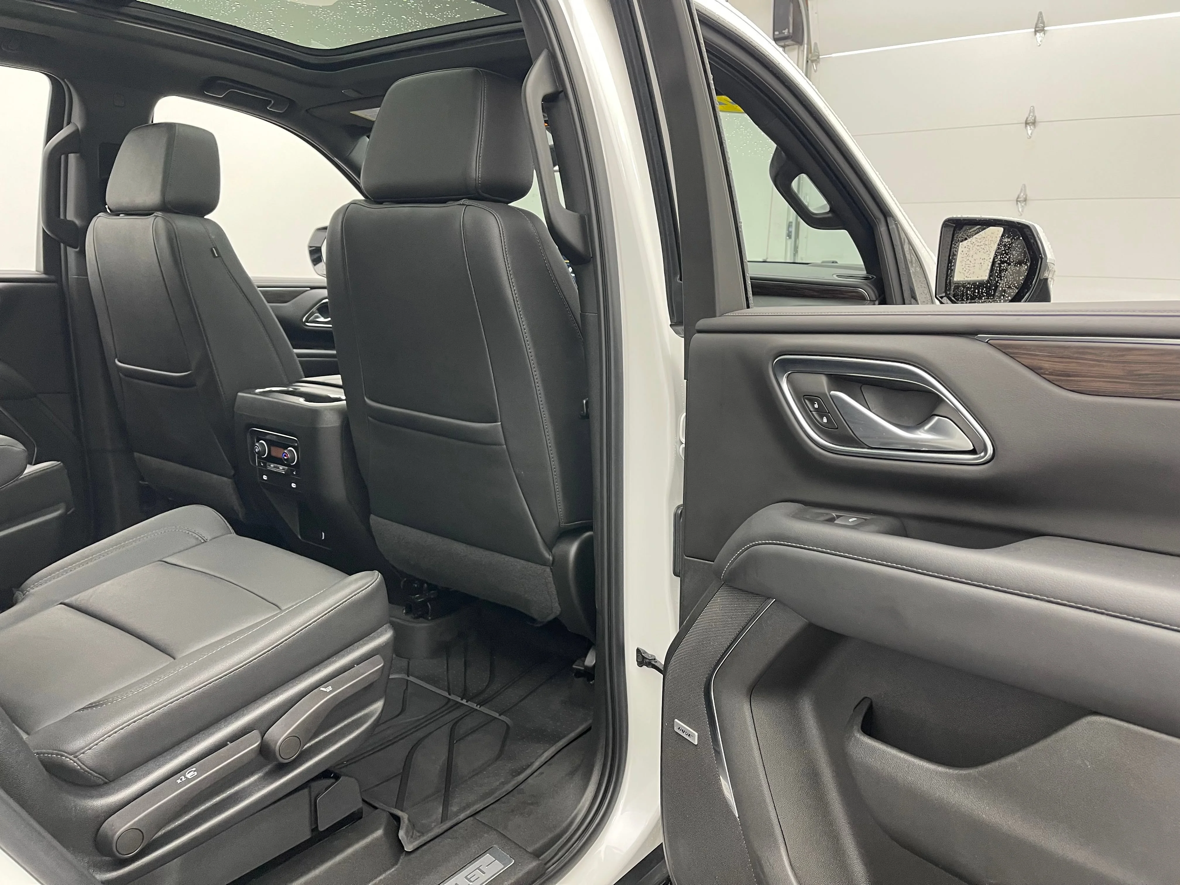 Used 2022 Iridescent Pearl Tricoat Chevrolet Z71 image 39