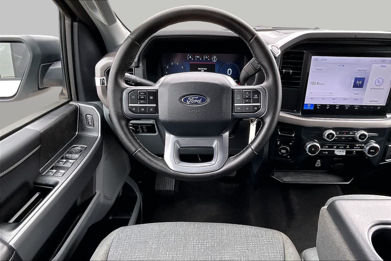Used 2025 Oxford White Ford XLT image 6