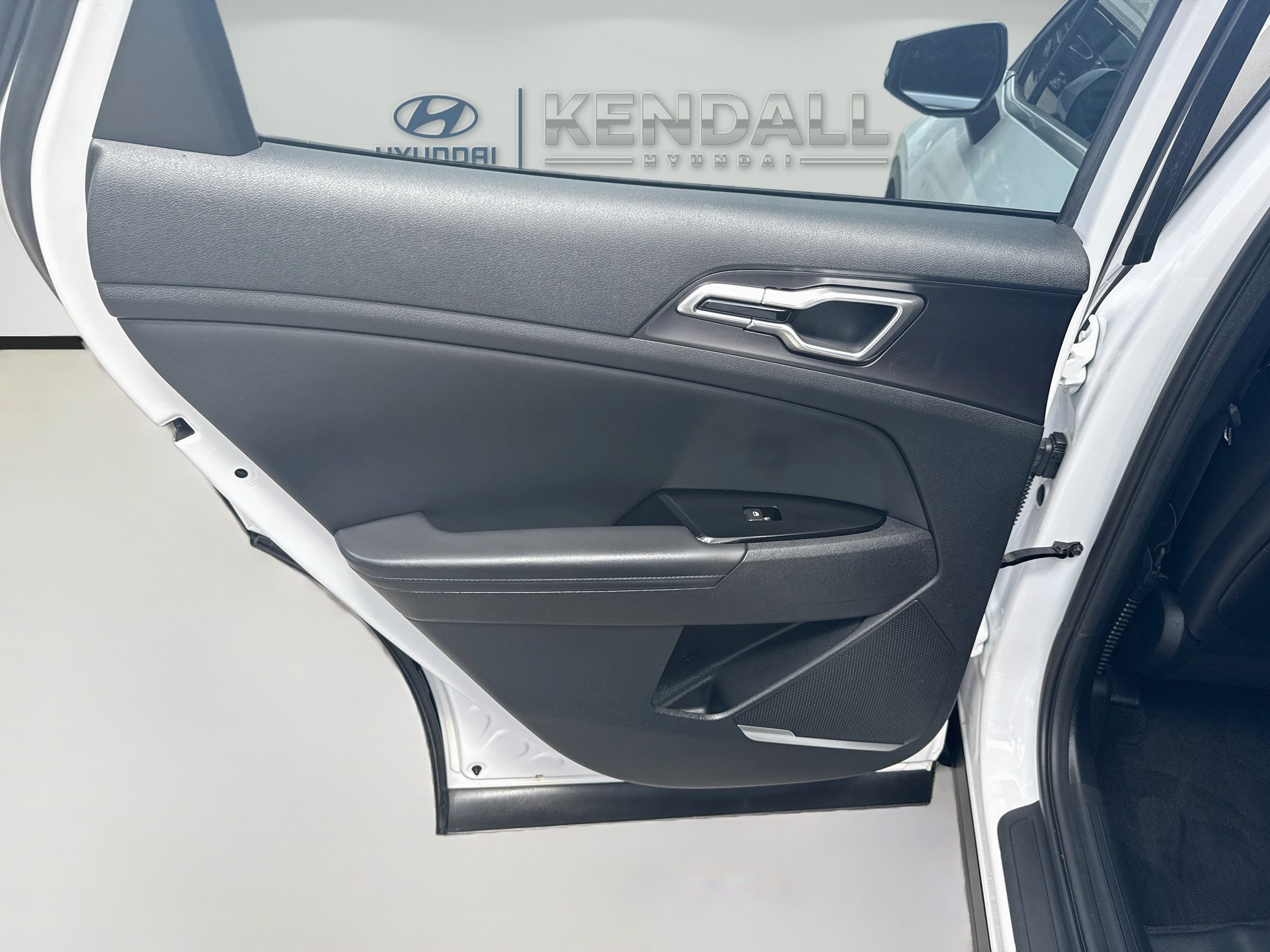 Used 2024 Glacial White Pearl Kia EX image 22