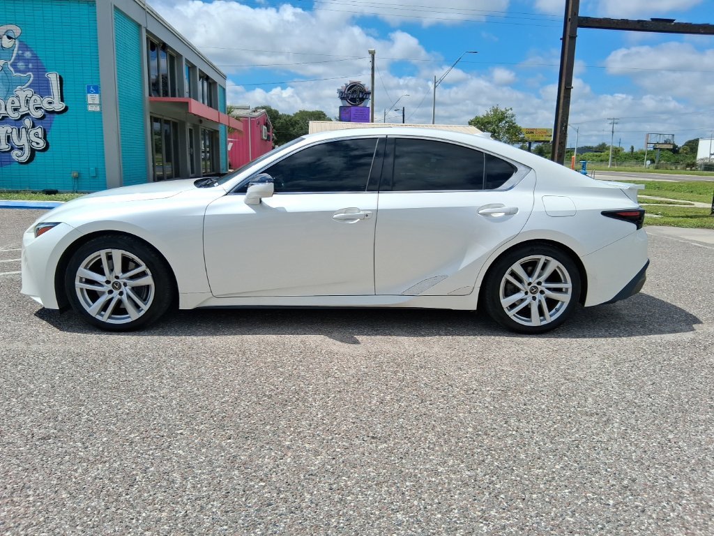 2021 Lexus IS 300 - Photo 6