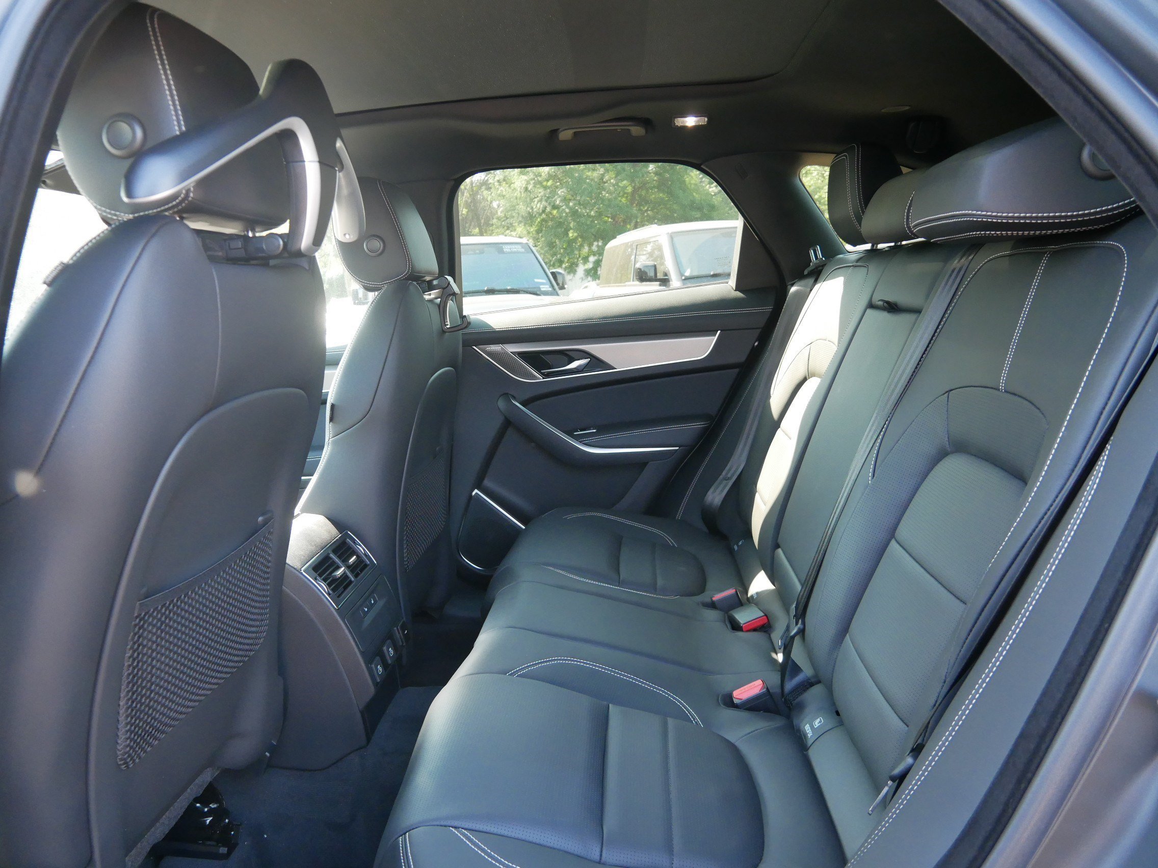New 2026 Eiger Grey Jaguar R-Dynamic S image 6