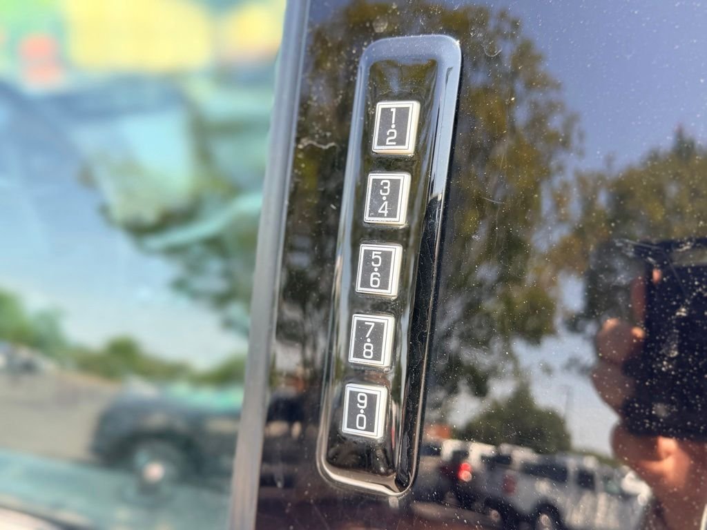 Used 2022 White Ford XLT image 5