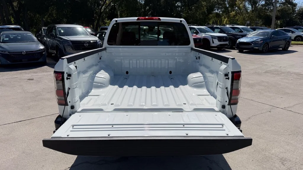 New 2027 Glacier White Nissan King Cab® S image 27