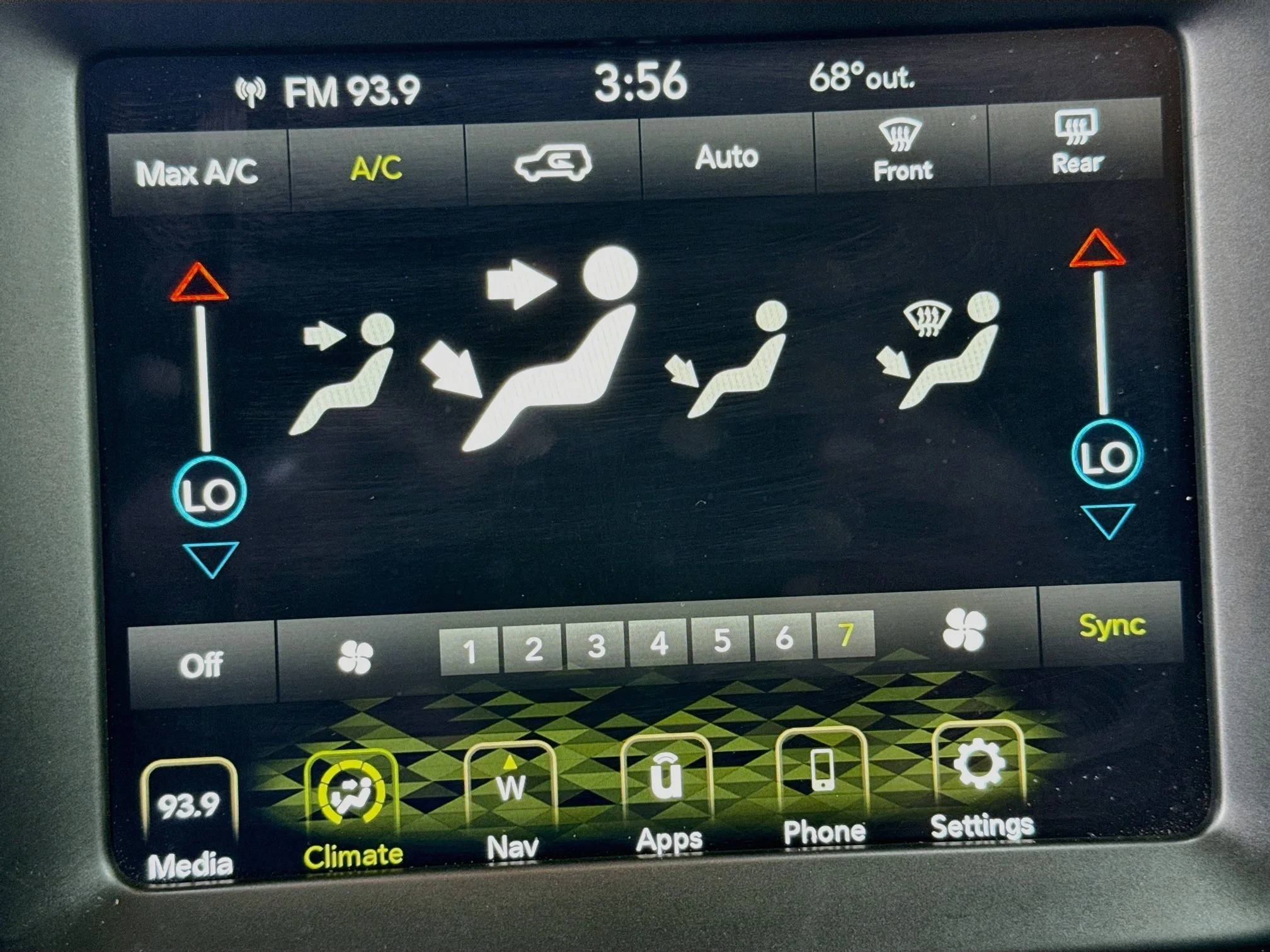 Used 2023 Black Clearcoat Jeep Latitude image 17