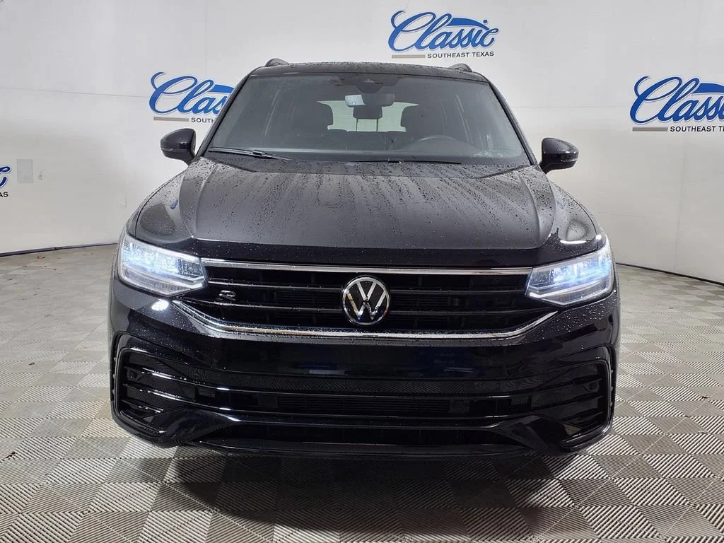 Used 2024 Black Volkswagen SE R-Line Black image 5