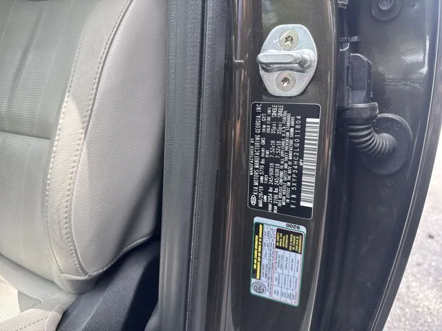Used 2020 Green Kia EX image 39