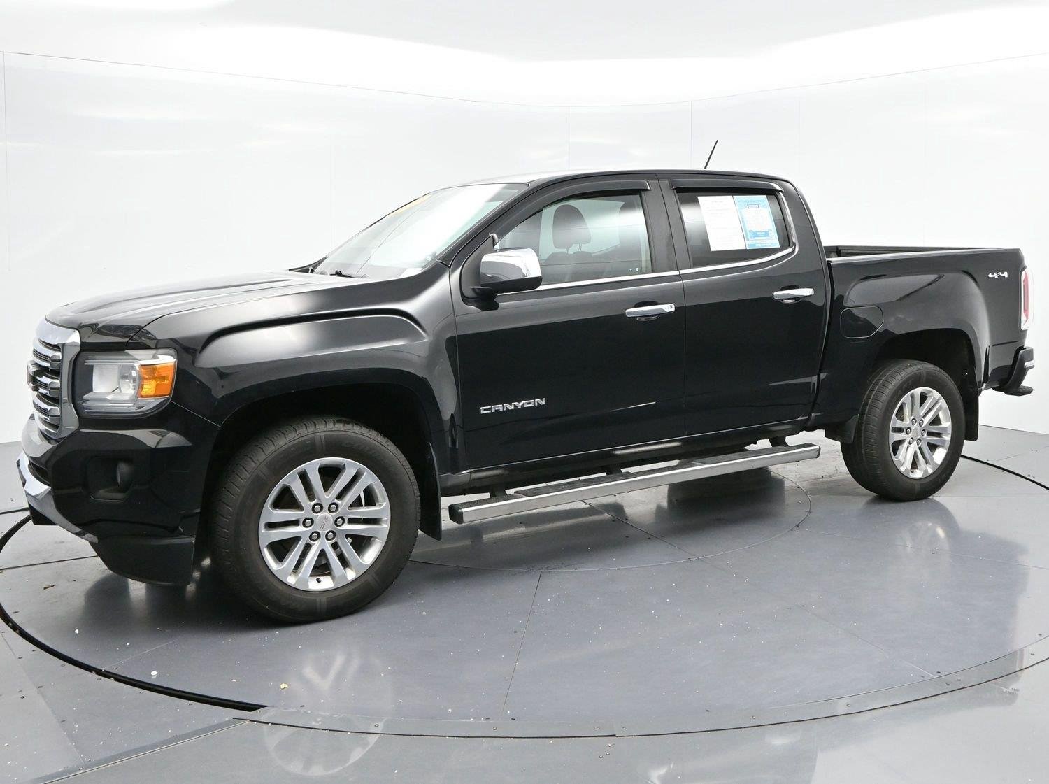 Used 2019 Onyx Black GMC 4WD SLT image 4