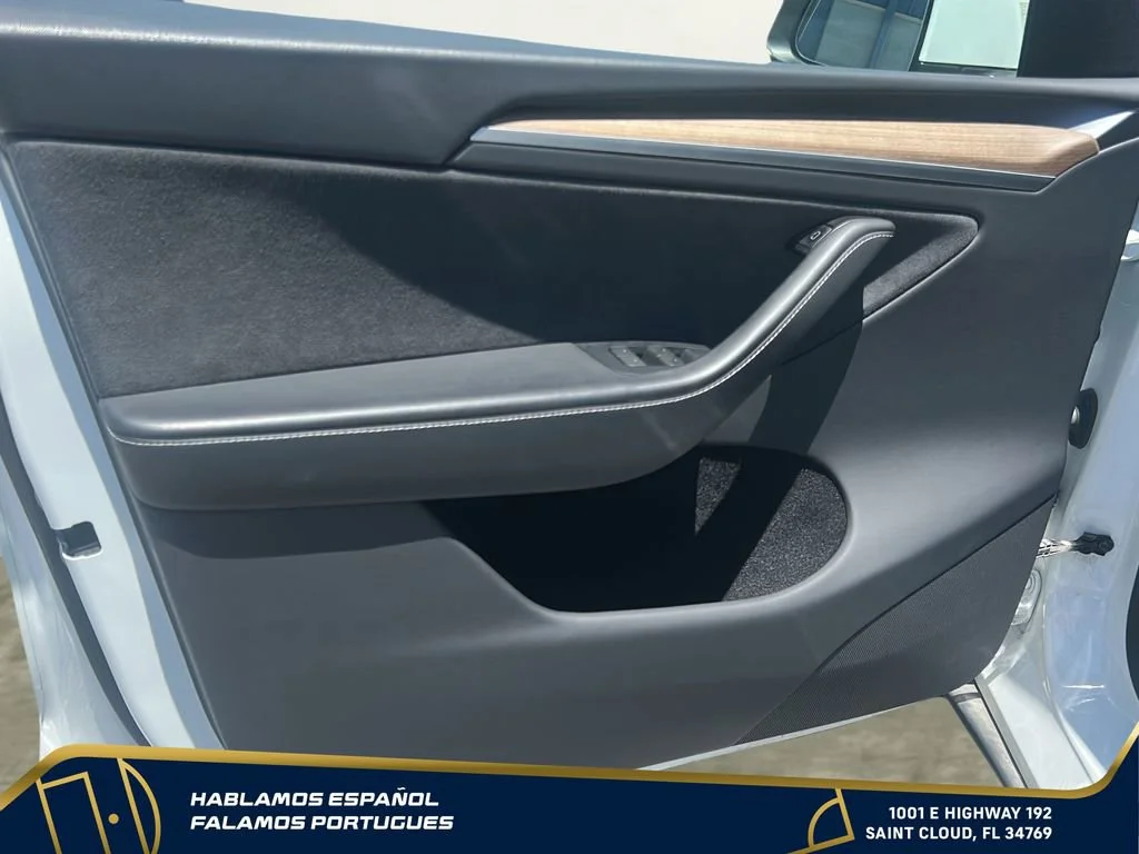 Used 2024  Tesla Long Range image 10