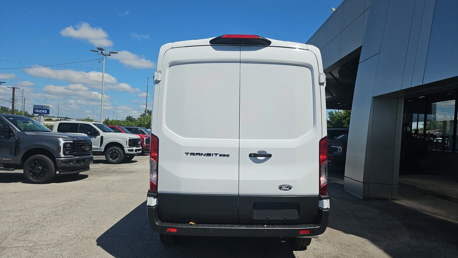New 2026 Oxford White Ford 250 MR XL RWD image 4