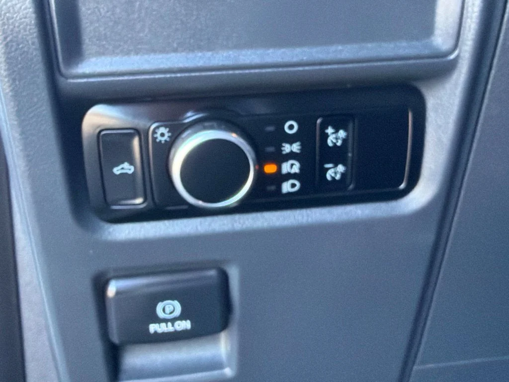 Used 2023 Oxford White Ford XL image 19