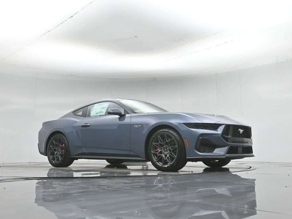 New 2026 Vapor Blue Metallic Ford GT Premium image 3
