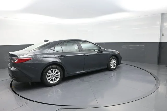 Used 2026  Toyota LE image 10
