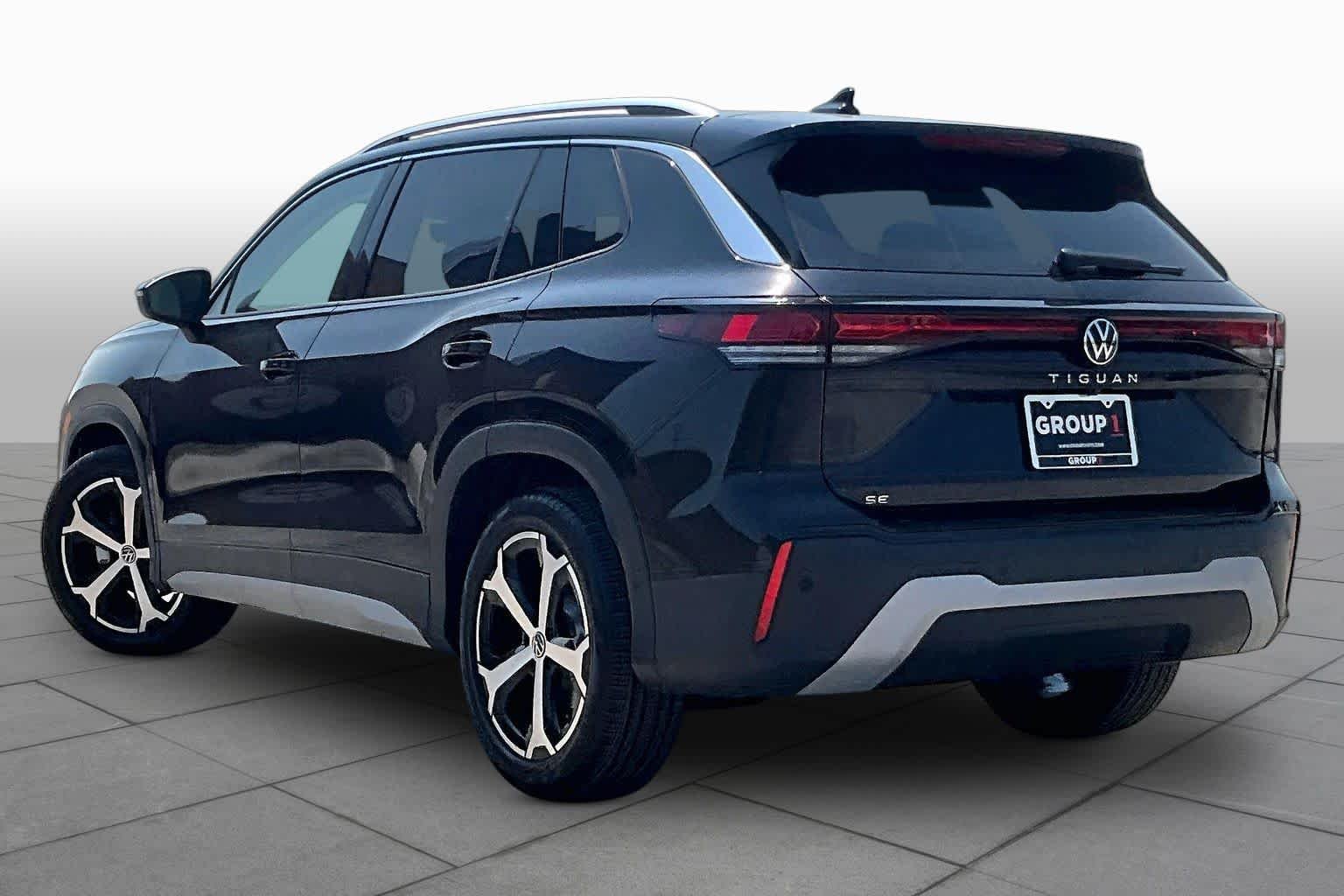 New 2026 Deep Black Pear Volkswagen 2.0T SE image 12