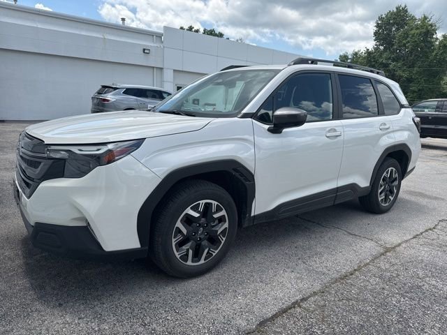 2025 Subaru Forester Premium's photo