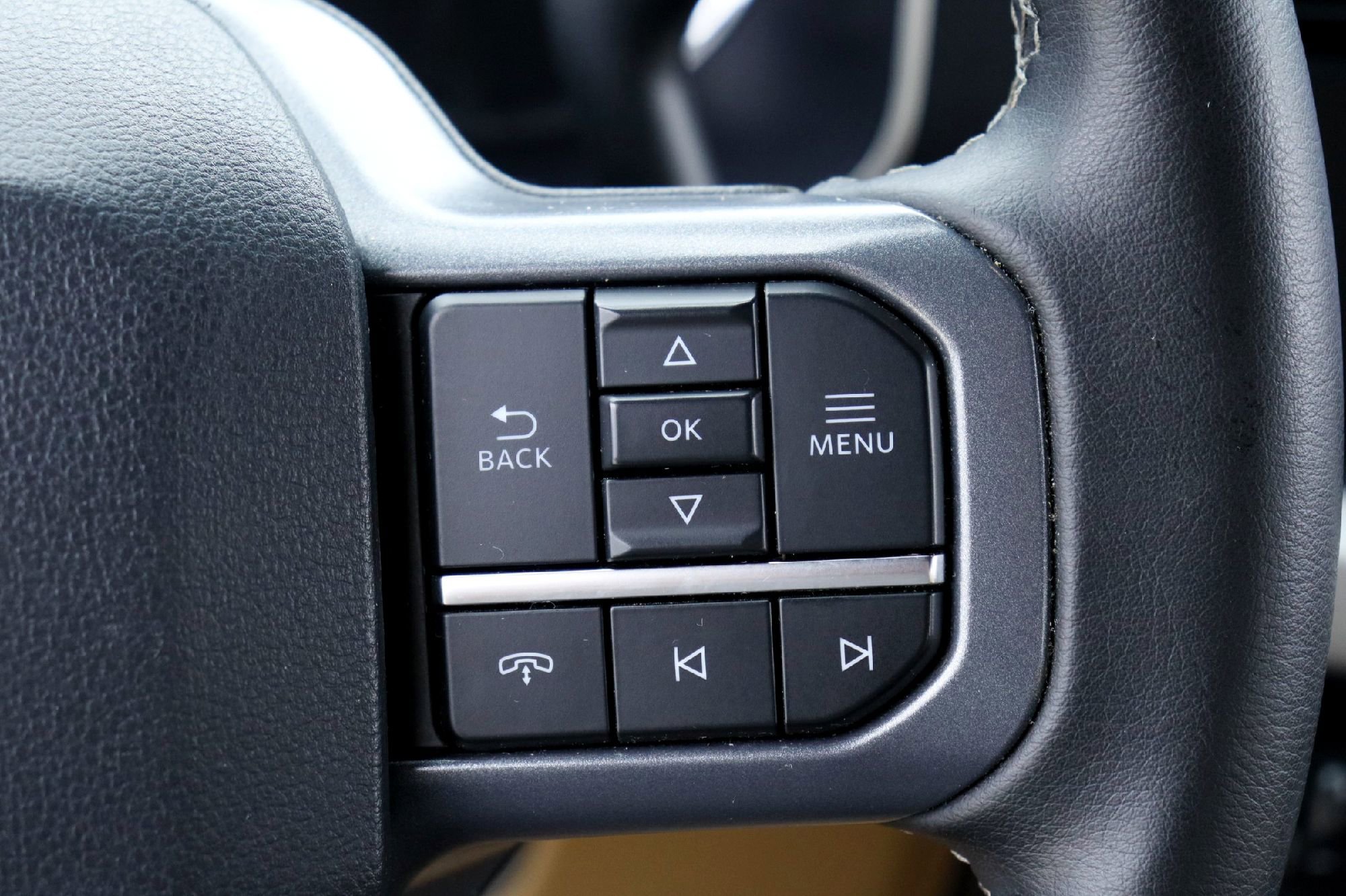 Certified Used 2023 Oxford White Ford XLT image 13