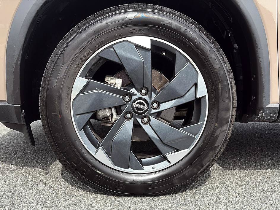Used 2025 Baja Storm Metallic Nissan SV image 9