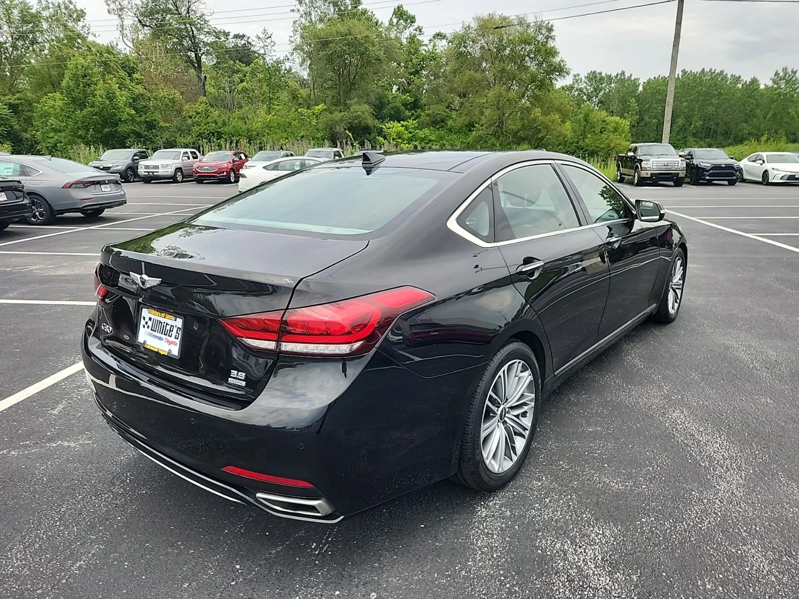 Used 2018 Black Genesis 3.8 image 7