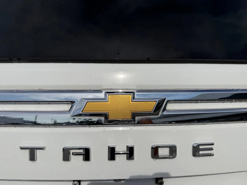 Used 2021 SUMMIT WHITE Chevrolet LT image 8