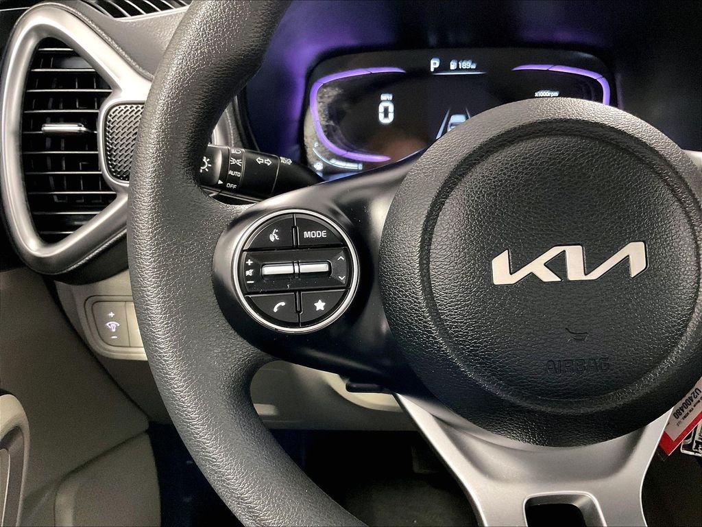 Used 2025 White Kia S image 22