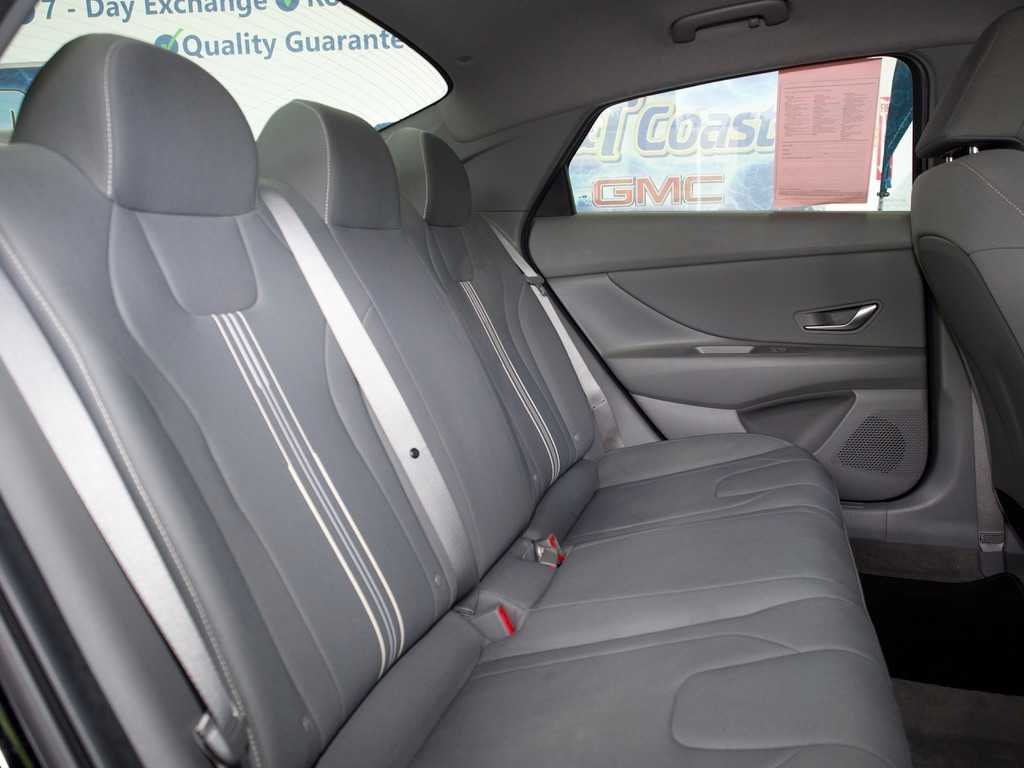 Used 2023 Black Hyundai SEL image 30