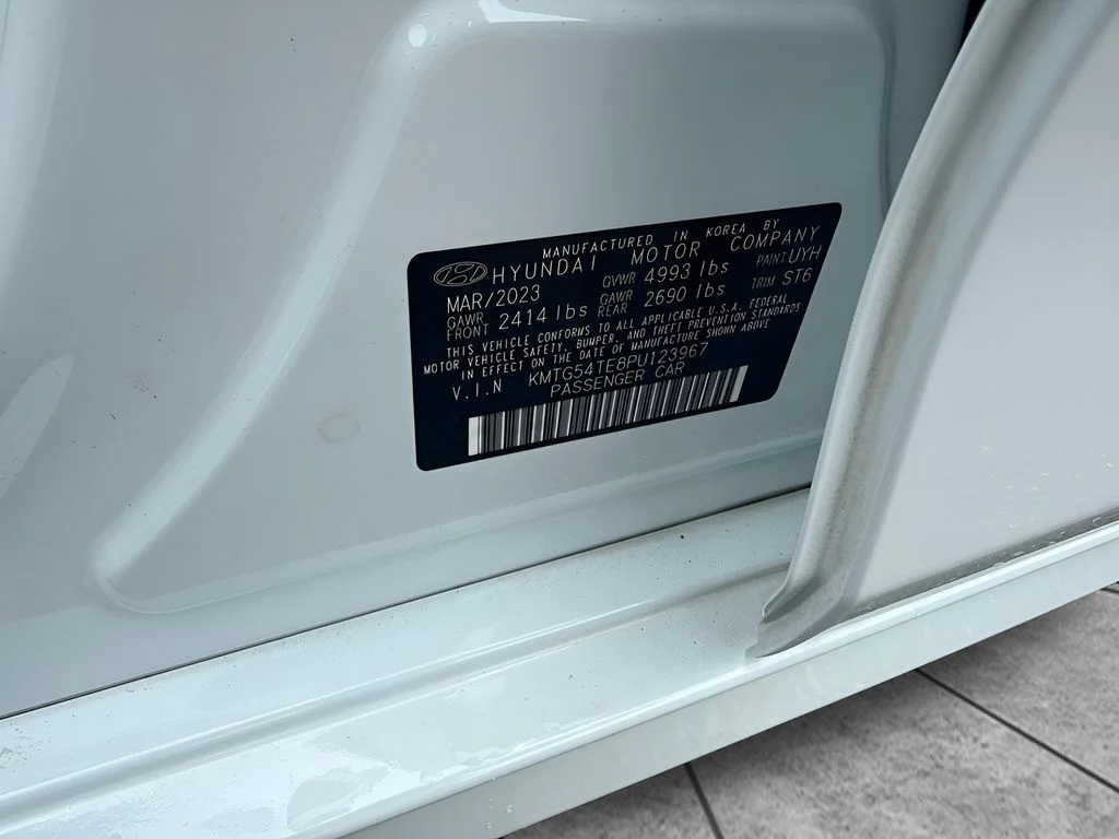 Used 2023 White Genesis 3.3T image 27