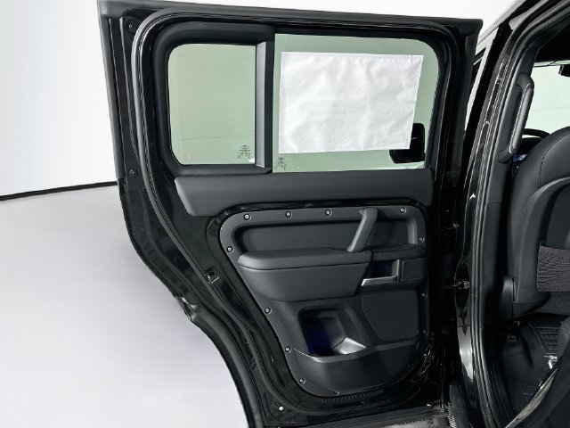 New 2026 Black Land Rover X-Dynamic SE image 21