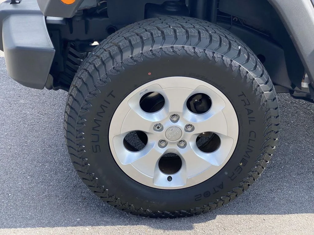 Used 2013 Silver Jeep Sport image 37