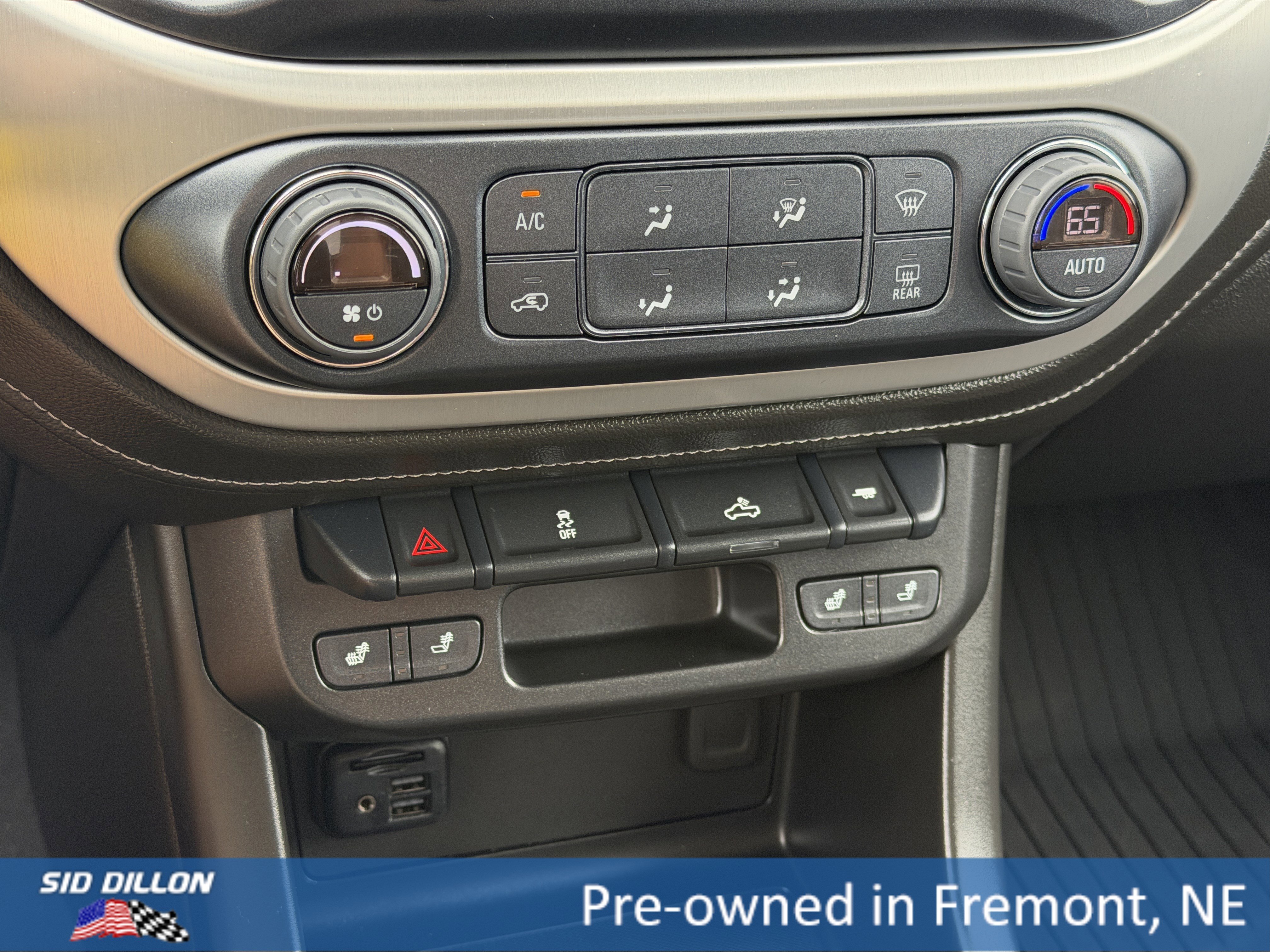 Used 2022 Summit White GMC 4WD Elevation image 12