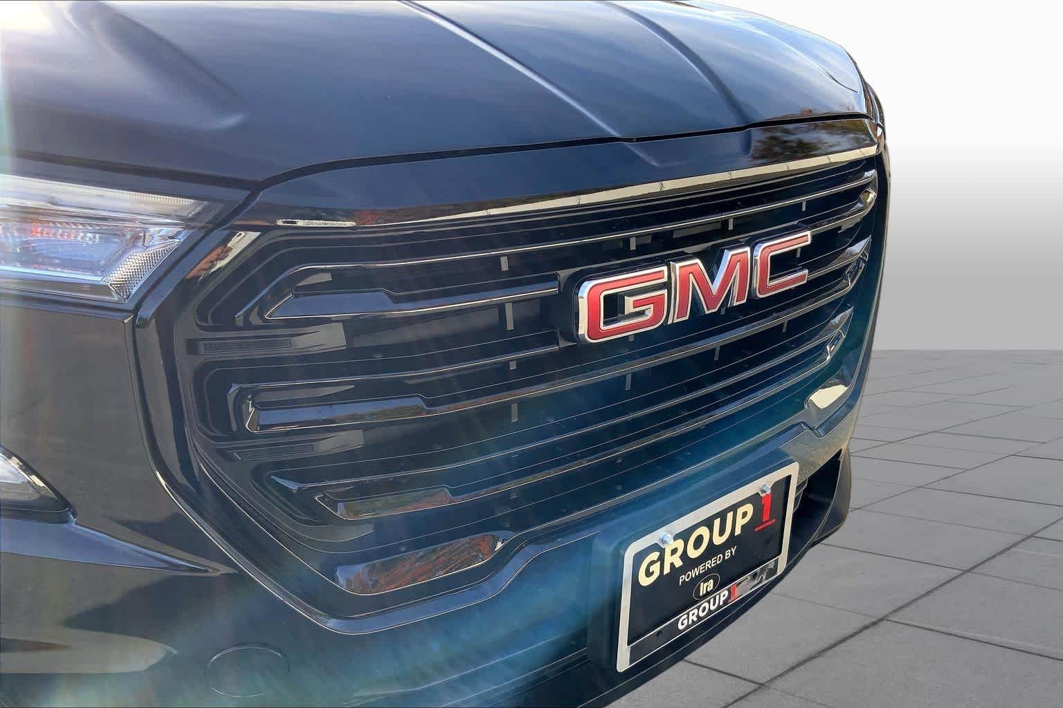 Used 2022 Ebony Twilight Metallic GMC SLE image 32