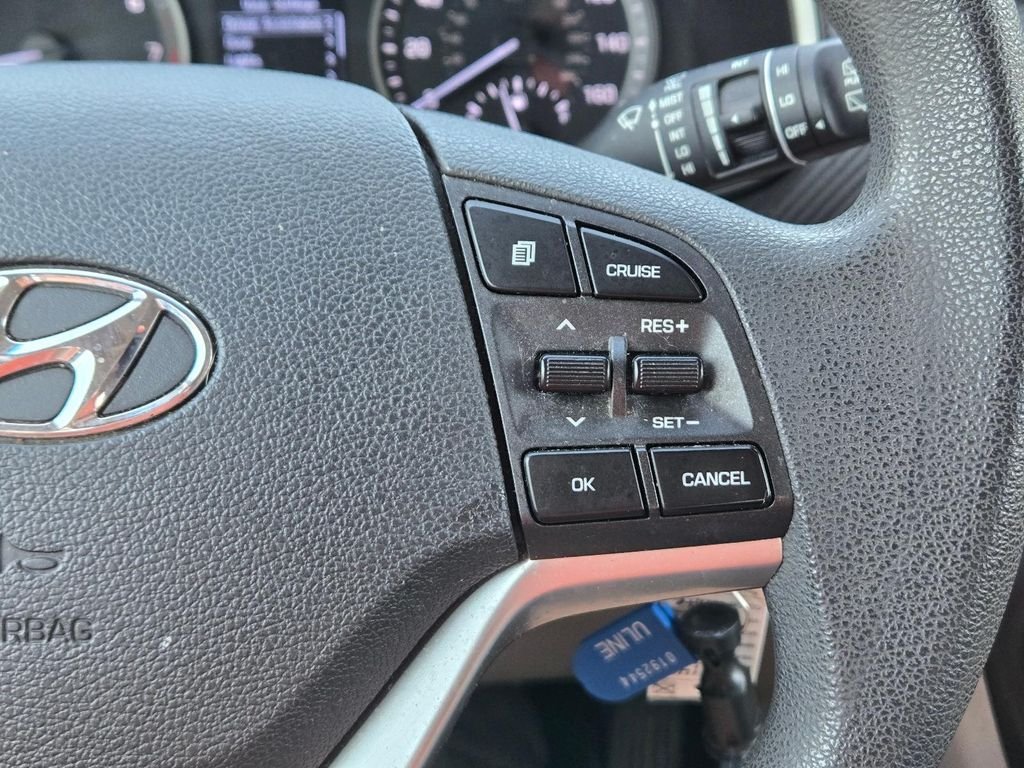Used 2019 White Hyundai SE image 23