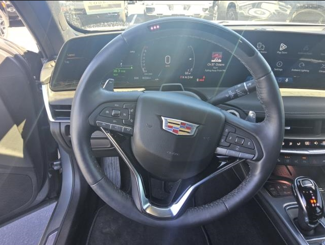 Used 2025 Silver Cadillac Premium Luxury image 7