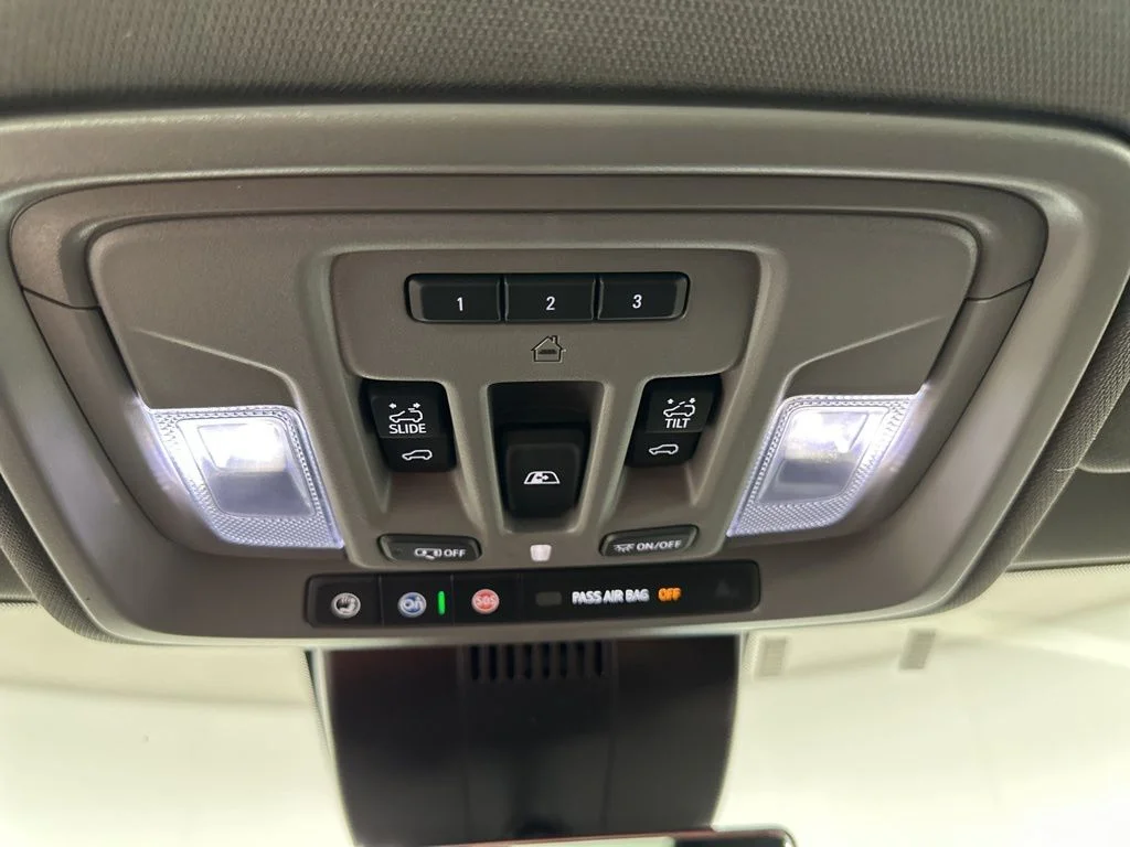 Used 2025 Black GMC Denali image 39