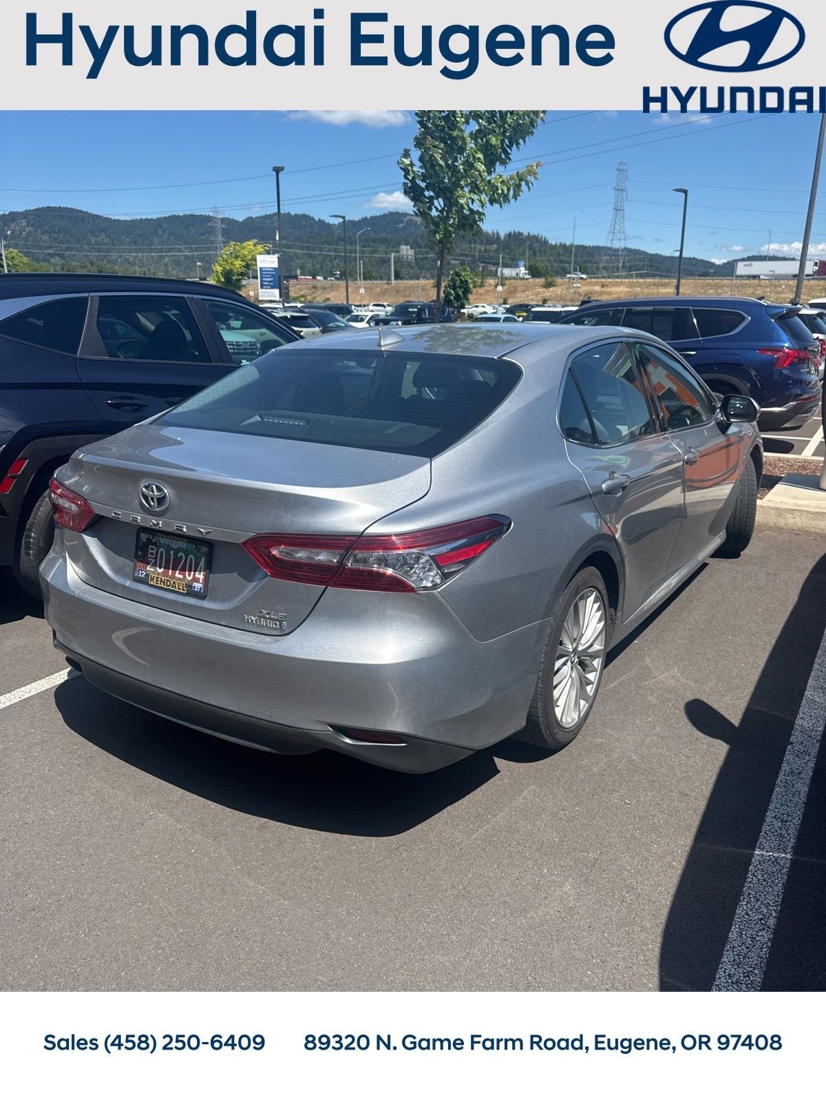 Used 2019 Silver Toyota XLE image 3