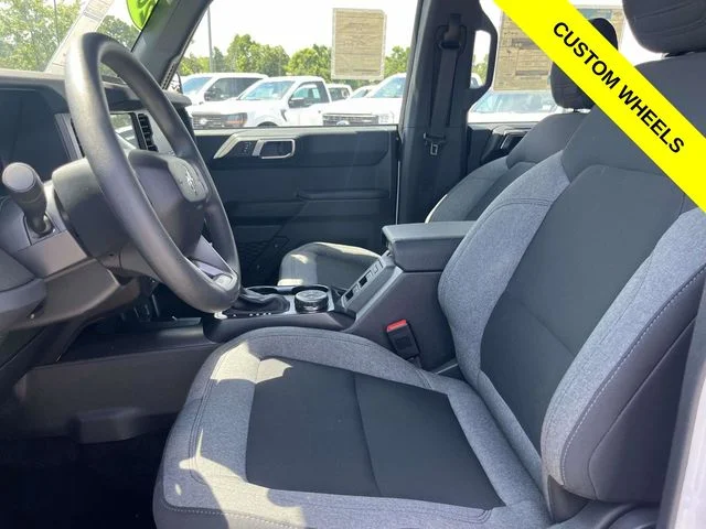 2025 Ford Bronco 4-Door Base - Photo 13