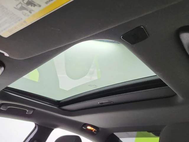 Used 2023 Green Dodge SXT image 21