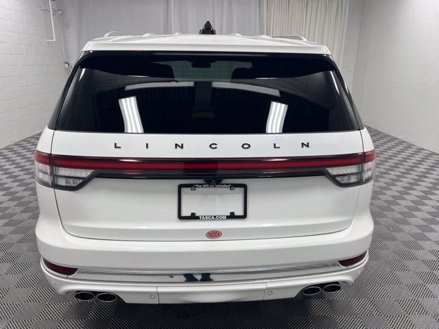 Certified Used 2025 Crystal White Metallic Lincoln Black Label image 7