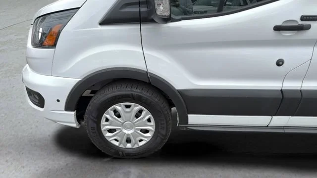 Used 2025 White Ford XL image 37