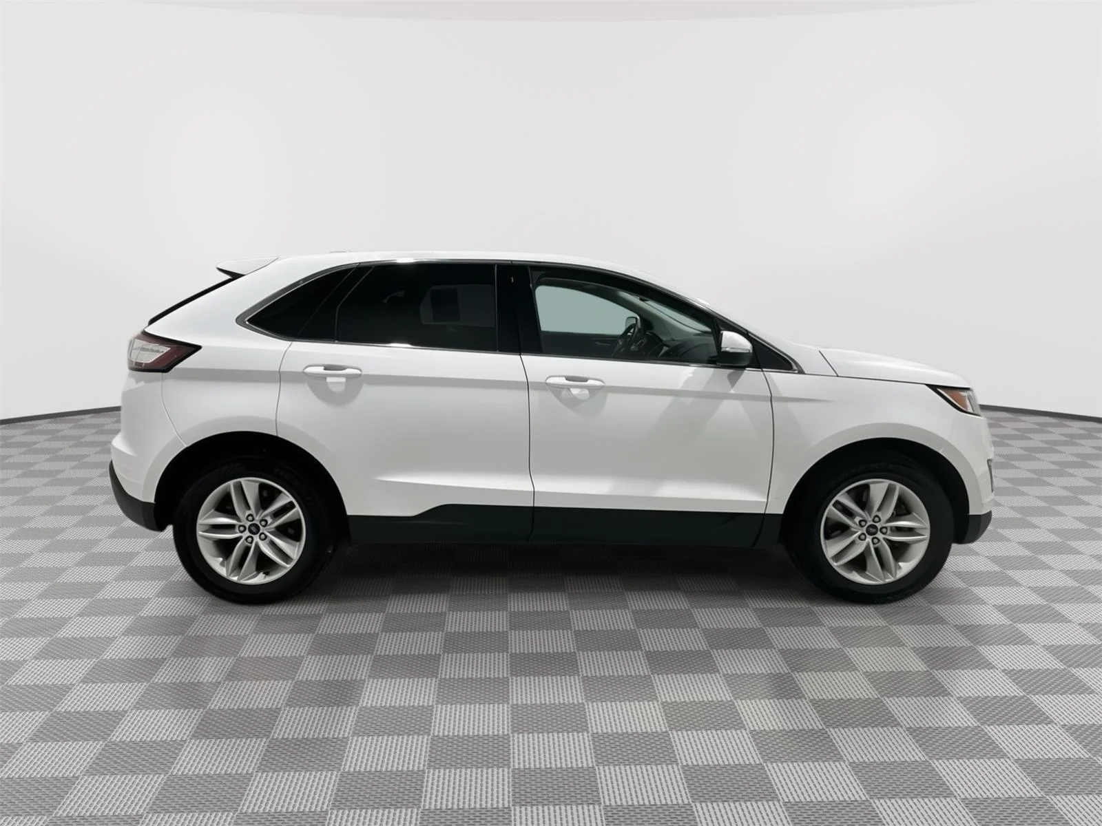 Used 2016 Oxford White Ford SEL image 6