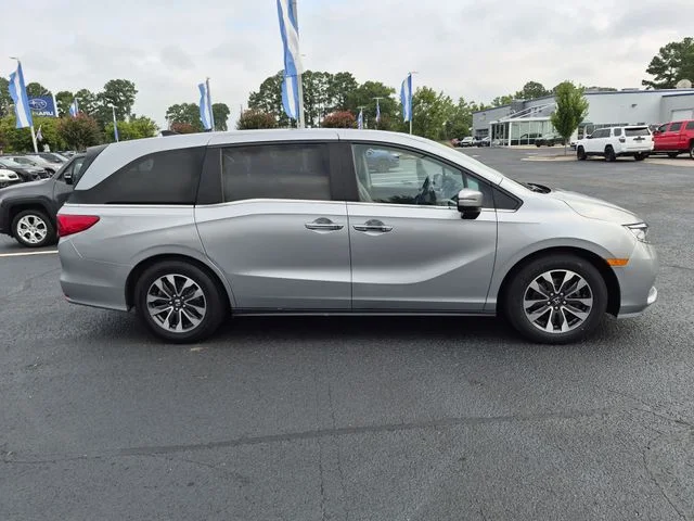 Used 2024  Honda EX-L image 2