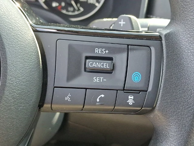 Used 2023 Red Nissan SV image 21