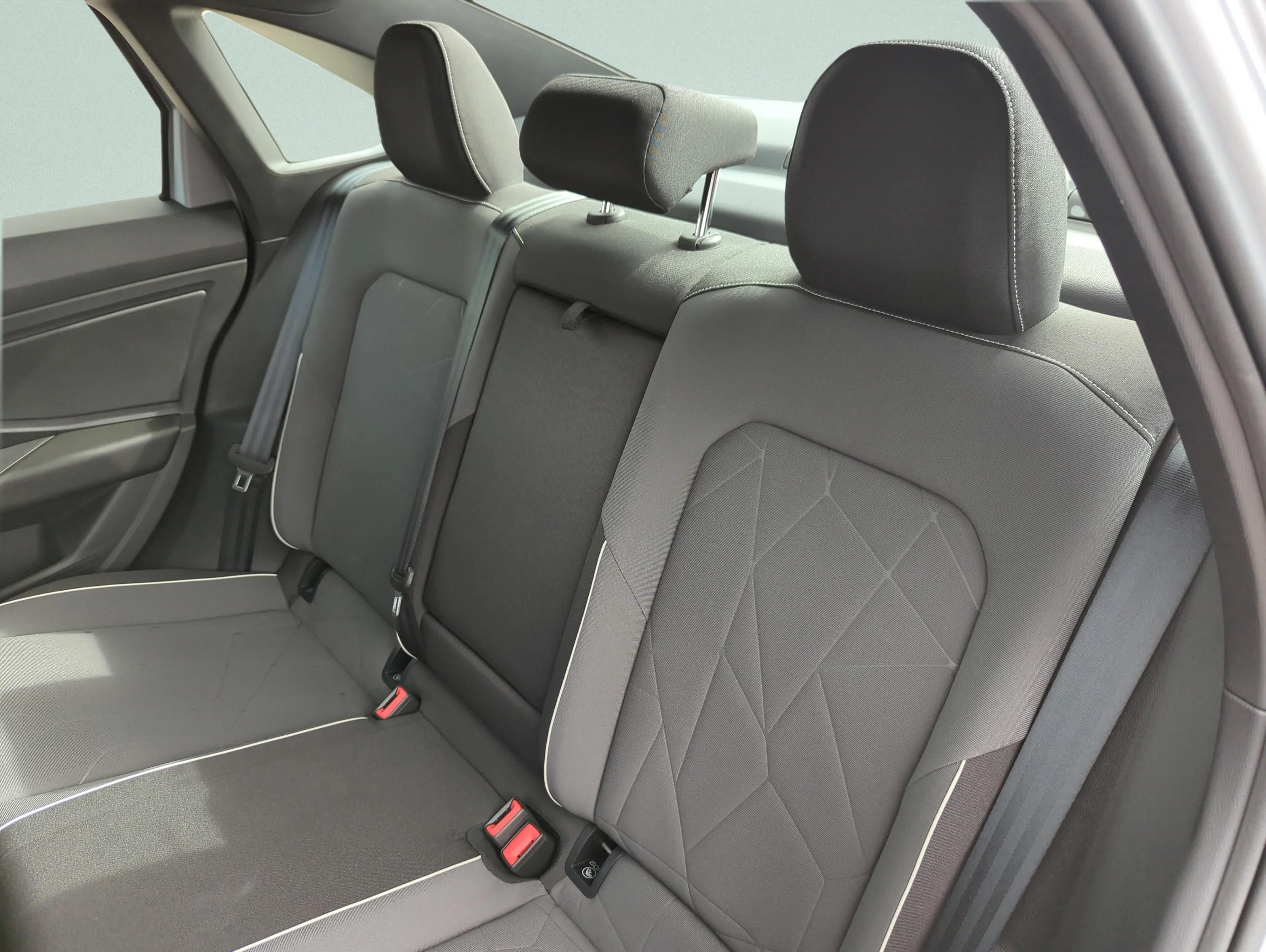 Used 2026 PYRITE SILVER M Volkswagen Sport image 27