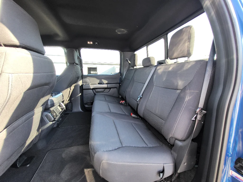 Used 2023 Atlas Blue Metallic Ford XLT image 23