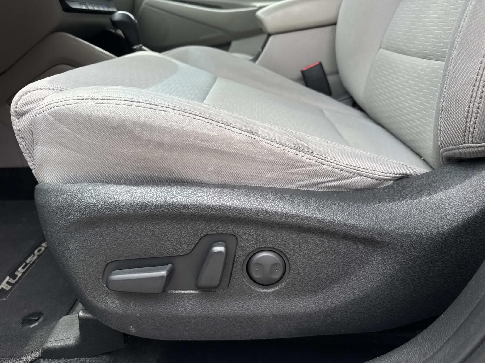 Used 2021 Silver Hyundai Value image 18