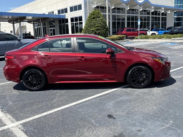 Used 2023 Pearl Toyota LE image 3